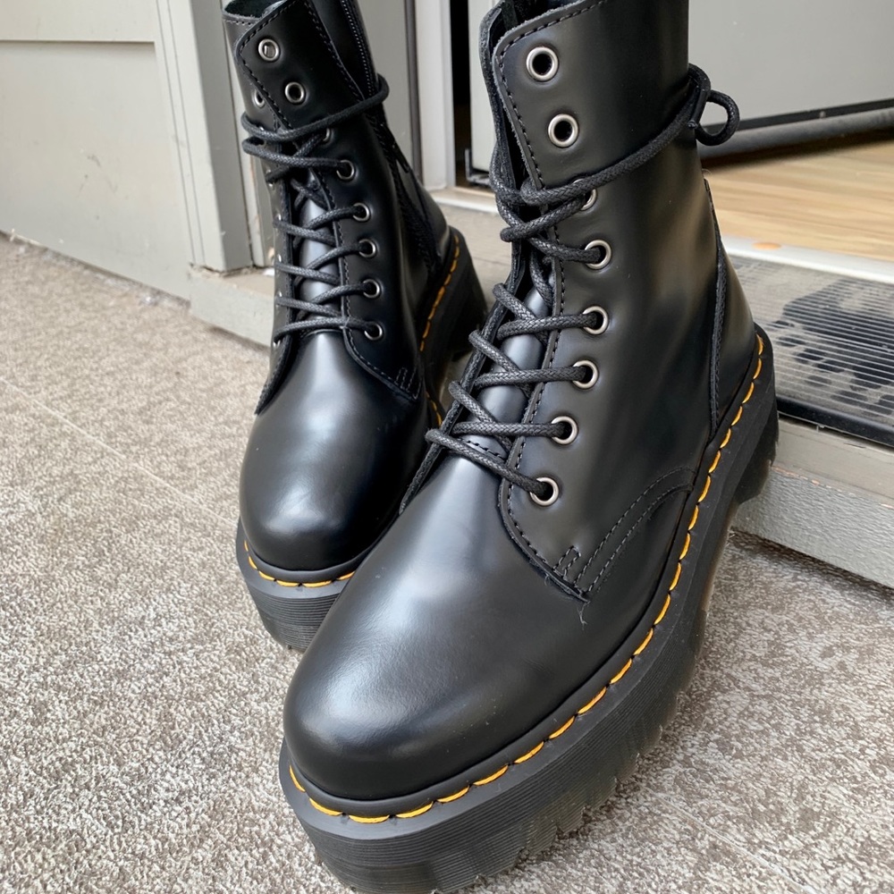 Dr. Martens Jadon Boot